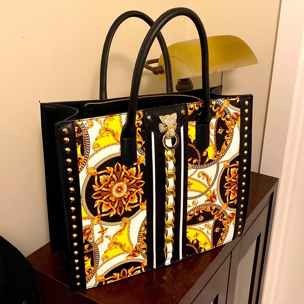 Handbag 👜 - Picture 1 of 3